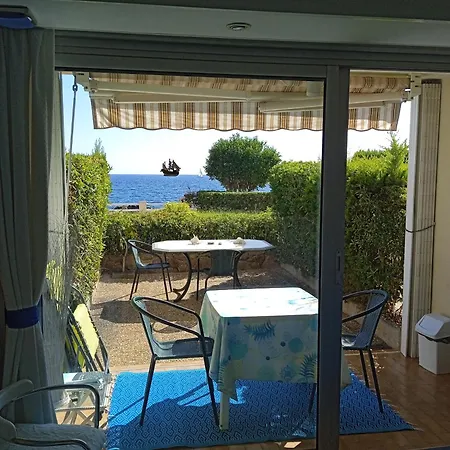 Pieds Dans L'eau * Saint-Raphaël